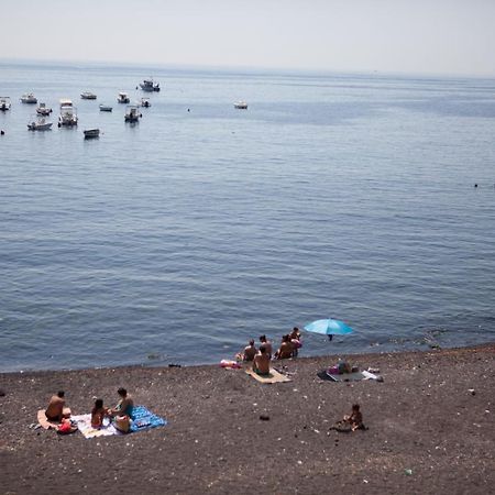 לינה וארוחת בוקר אסראלה Un Tuffo Nella Baia Di Capomulini מראה חיצוני תמונה