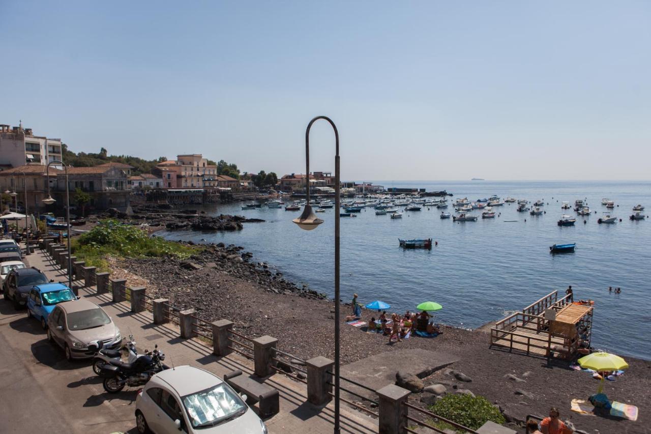 לינה וארוחת בוקר אסראלה Un Tuffo Nella Baia Di Capomulini מראה חיצוני תמונה